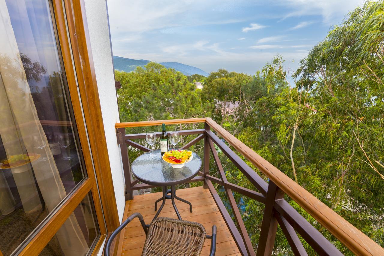 Napra Otel Gantiadi Dış mekan fotoğraf