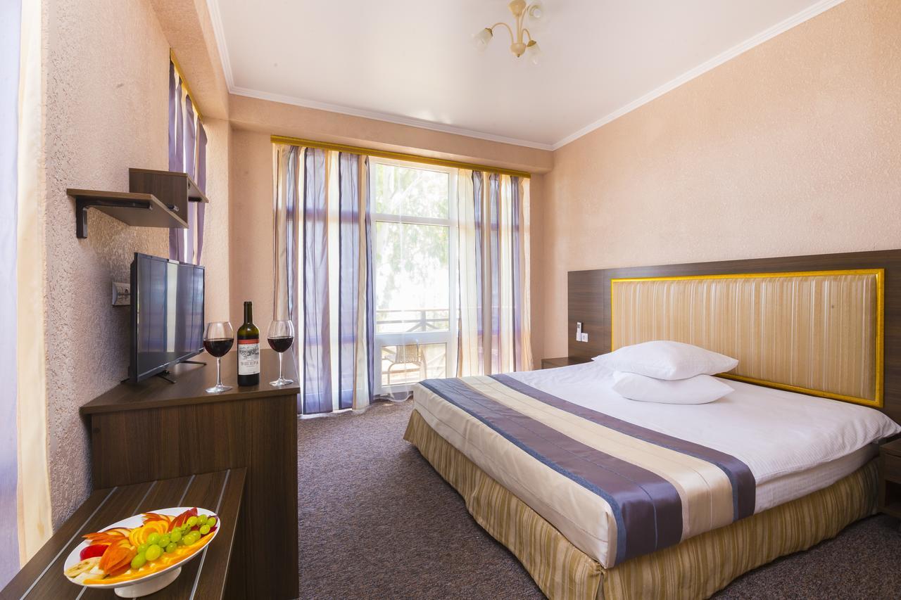 Napra Otel Gantiadi Dış mekan fotoğraf