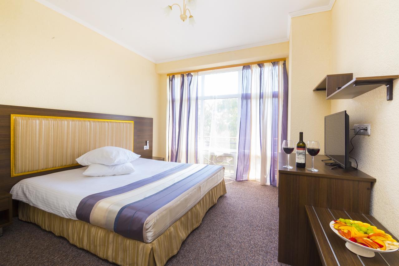 Napra Otel Gantiadi Dış mekan fotoğraf